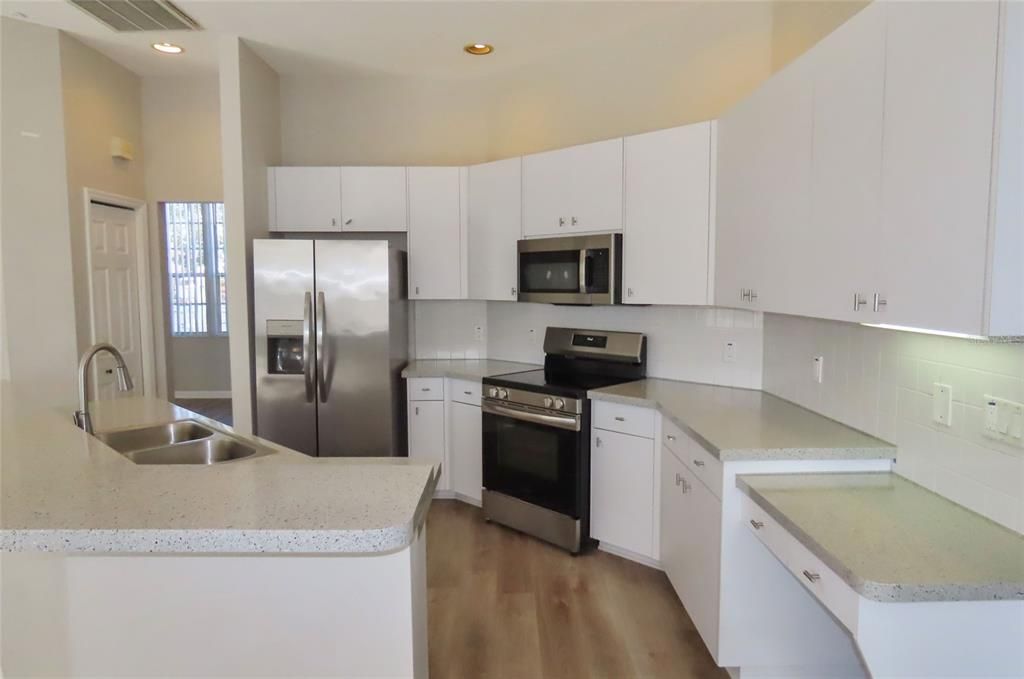 For Sale: $451,000 (3 beds, 2 baths, 1920 Square Feet)