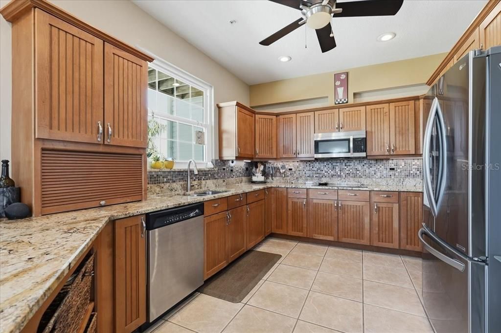 For Sale: $844,900 (3 beds, 2 baths, 2415 Square Feet)