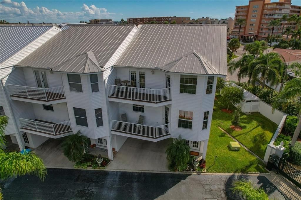 For Sale: $844,900 (3 beds, 2 baths, 2415 Square Feet)