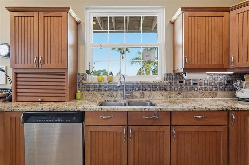 For Sale: $844,900 (3 beds, 2 baths, 2415 Square Feet)