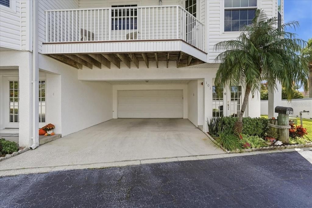 For Sale: $844,900 (3 beds, 2 baths, 2415 Square Feet)