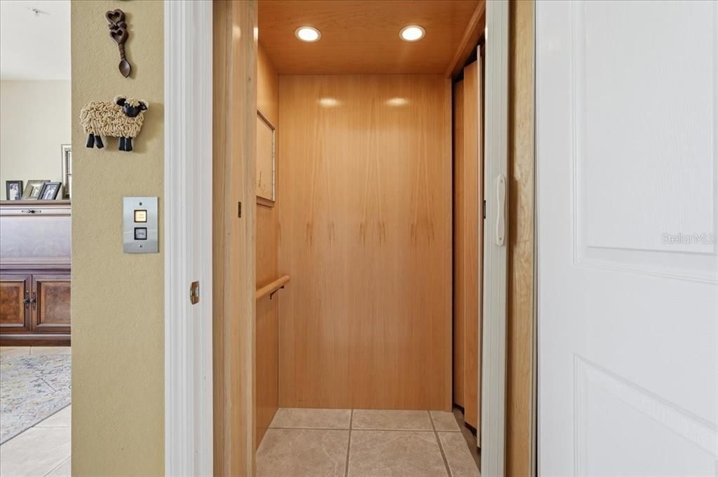 For Sale: $844,900 (3 beds, 2 baths, 2415 Square Feet)