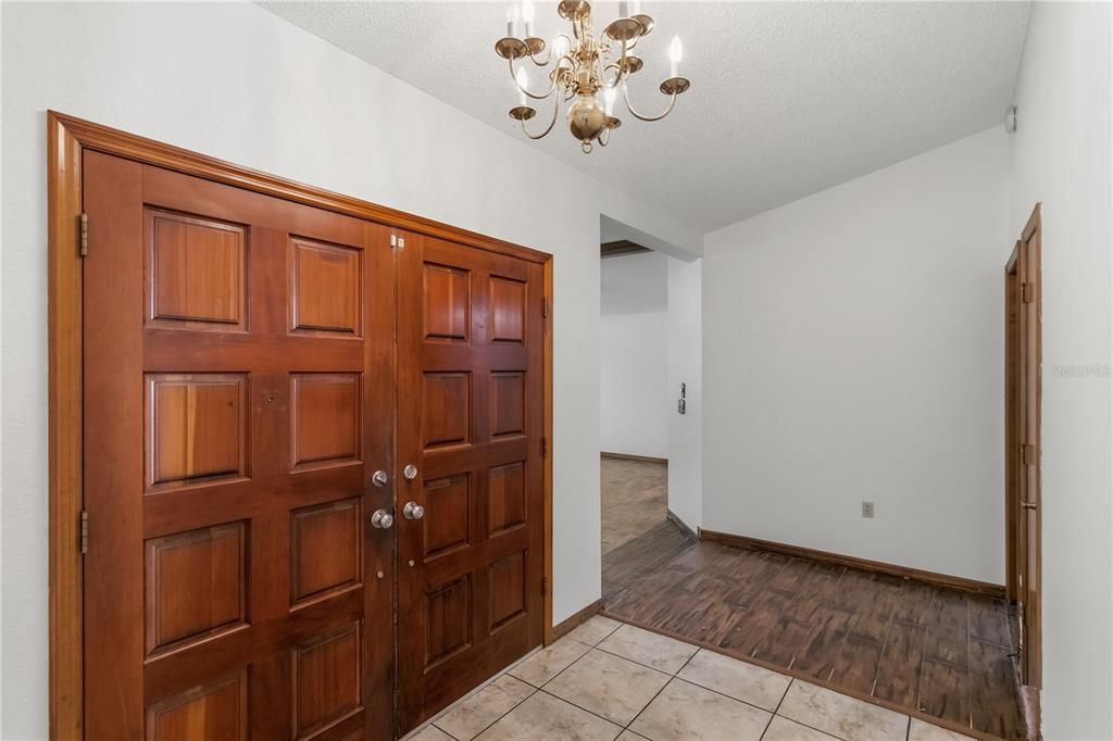 For Sale: $525,000 (3 beds, 2 baths, 2070 Square Feet)