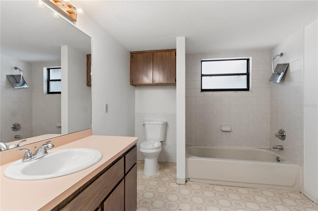 For Sale: $525,000 (3 beds, 2 baths, 2070 Square Feet)