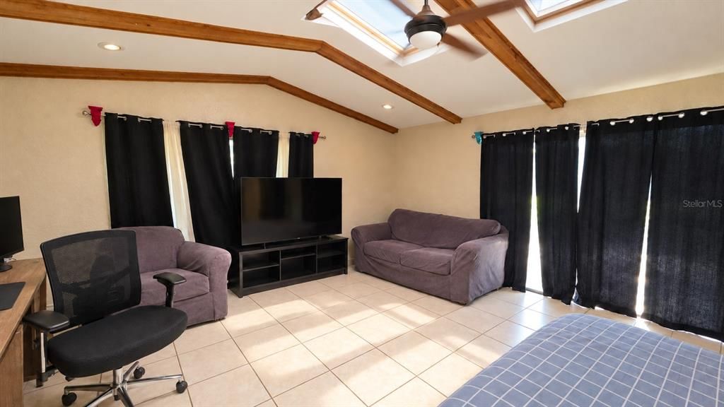 En Venta: $299,777 (3 camas, 2 baños, 1252 Pies cuadrados)