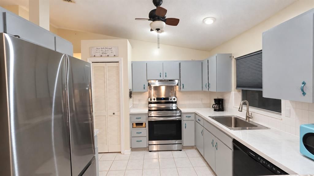 En Venta: $299,777 (3 camas, 2 baños, 1252 Pies cuadrados)