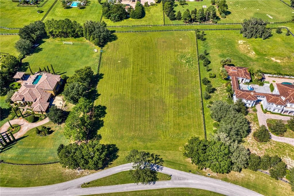 En Venta: $550,000 (2.60 acres)