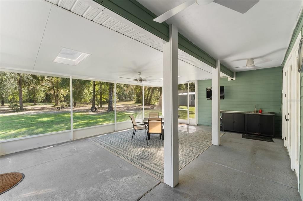 En Venta: $699,000 (4 camas, 3 baños, 2165 Pies cuadrados)
