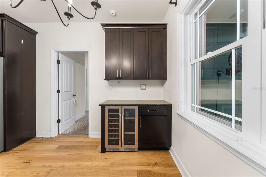 En Venta: $699,000 (4 camas, 3 baños, 2165 Pies cuadrados)