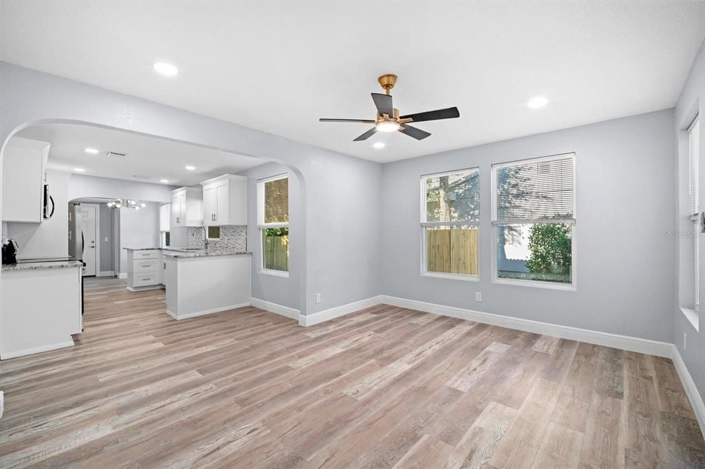 En Venta: $399,999 (3 camas, 2 baños, 1203 Pies cuadrados)