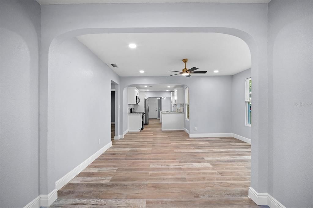 En Venta: $399,999 (3 camas, 2 baños, 1203 Pies cuadrados)