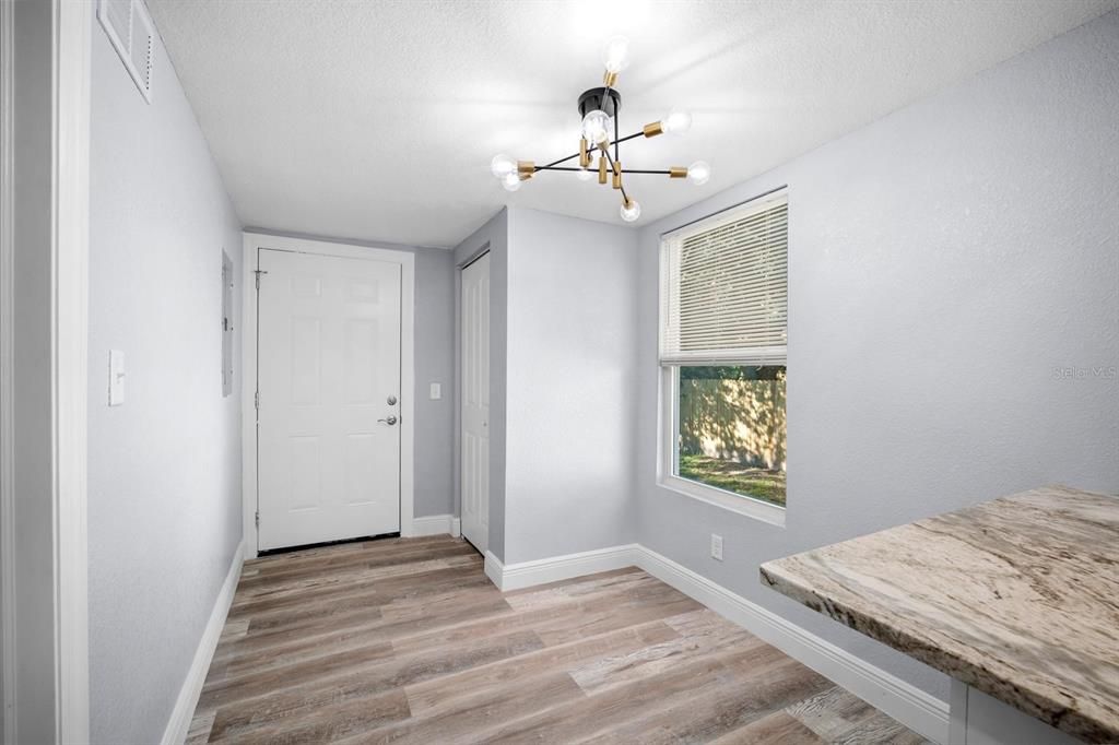En Venta: $399,999 (3 camas, 2 baños, 1203 Pies cuadrados)