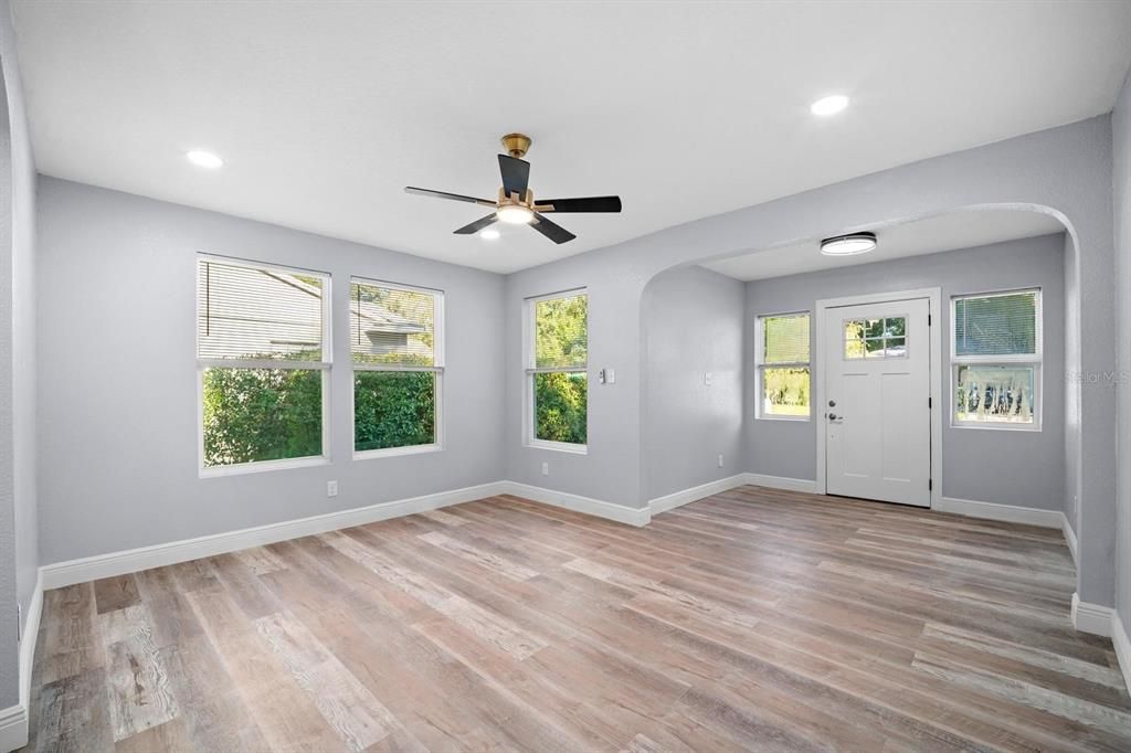 En Venta: $399,999 (3 camas, 2 baños, 1203 Pies cuadrados)