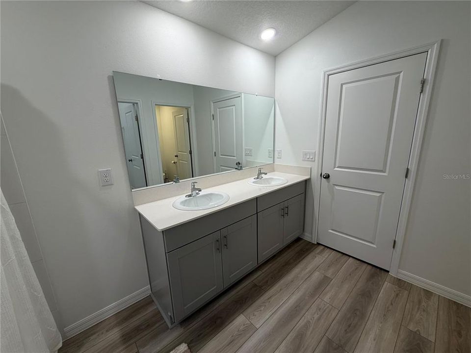 В аренду: $2,600 (3 спален, 2 ванн, 1615 Квадратных фут)