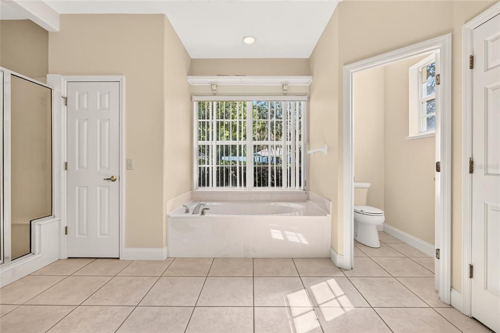 For Sale: $550,000 (3 beds, 2 baths, 2704 Square Feet)