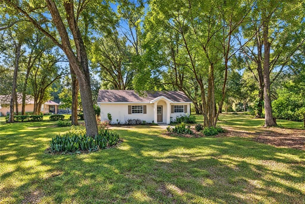 For Sale: $550,000 (3 beds, 2 baths, 2704 Square Feet)