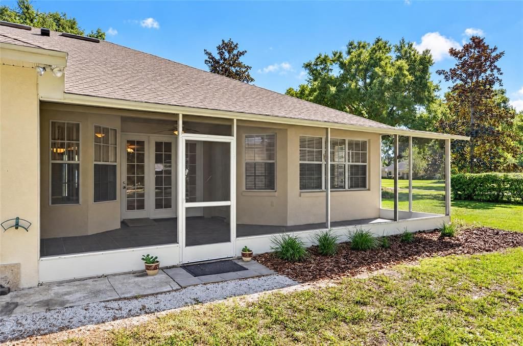 For Sale: $550,000 (3 beds, 2 baths, 2704 Square Feet)