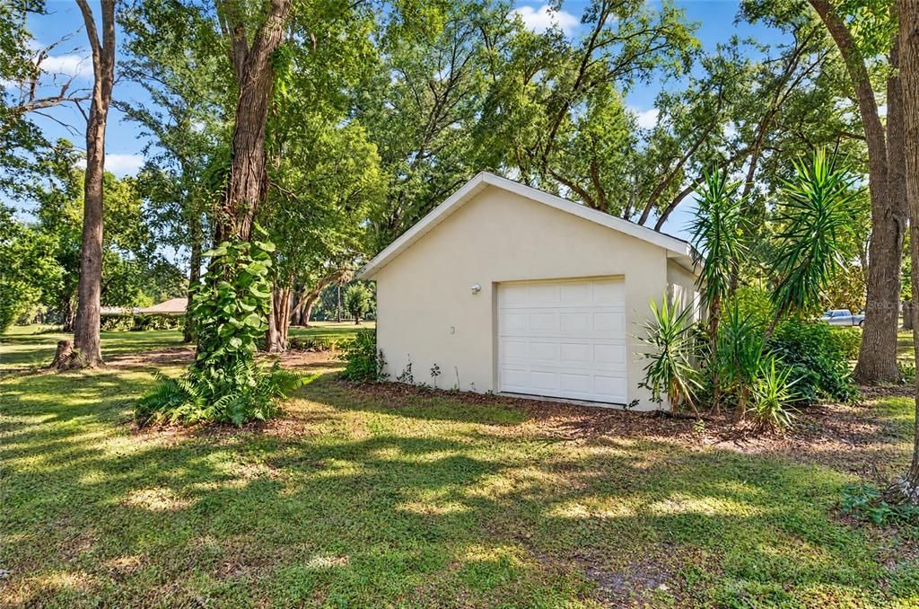 For Sale: $550,000 (3 beds, 2 baths, 2704 Square Feet)