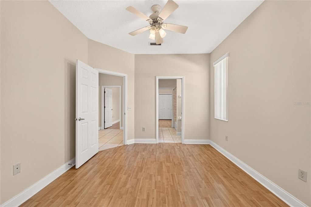 For Sale: $550,000 (3 beds, 2 baths, 2704 Square Feet)