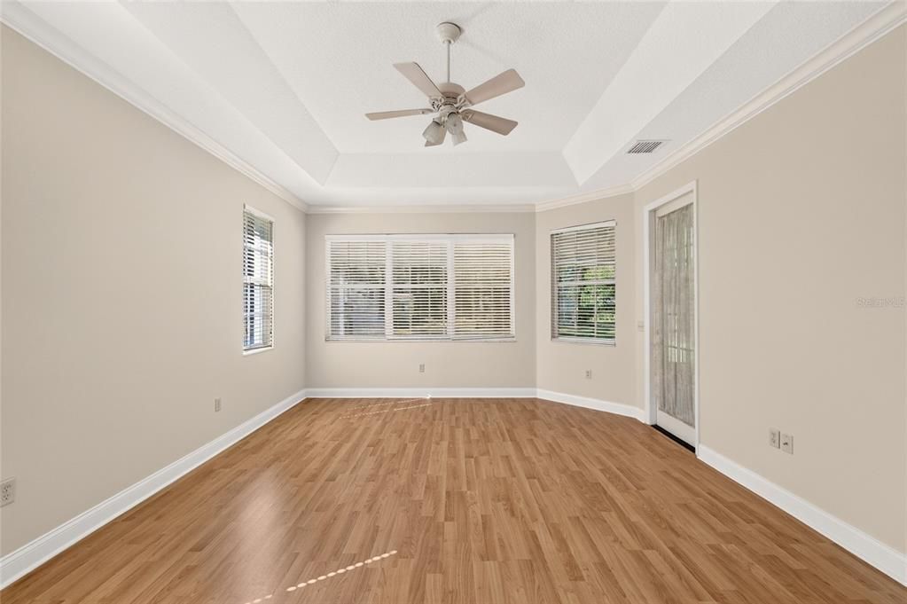 For Sale: $550,000 (3 beds, 2 baths, 2704 Square Feet)