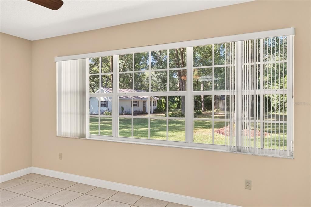 For Sale: $550,000 (3 beds, 2 baths, 2704 Square Feet)