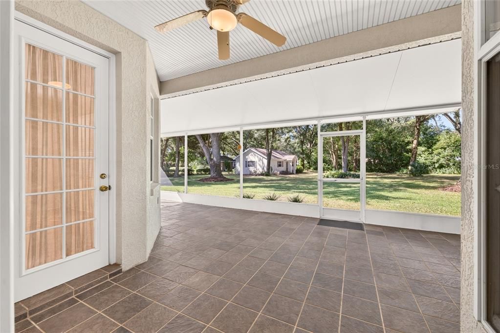 For Sale: $550,000 (3 beds, 2 baths, 2704 Square Feet)