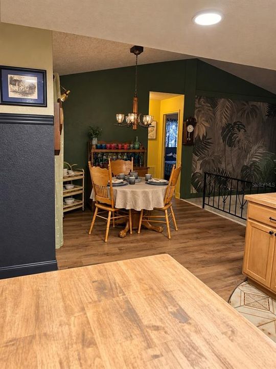 For Sale: $275,000 (2 beds, 2 baths, 1634 Square Feet)