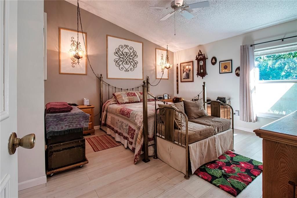 En Venta: $264,900 (2 camas, 2 baños, 1402 Pies cuadrados)