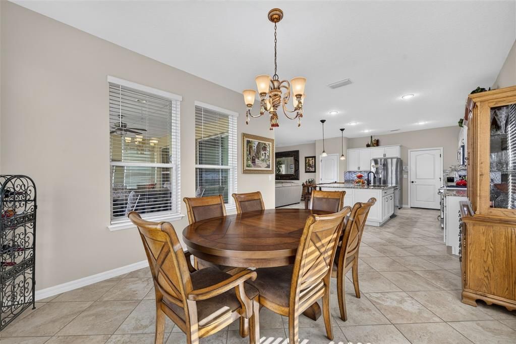 For Sale: $485,000 (3 beds, 3 baths, 2379 Square Feet)