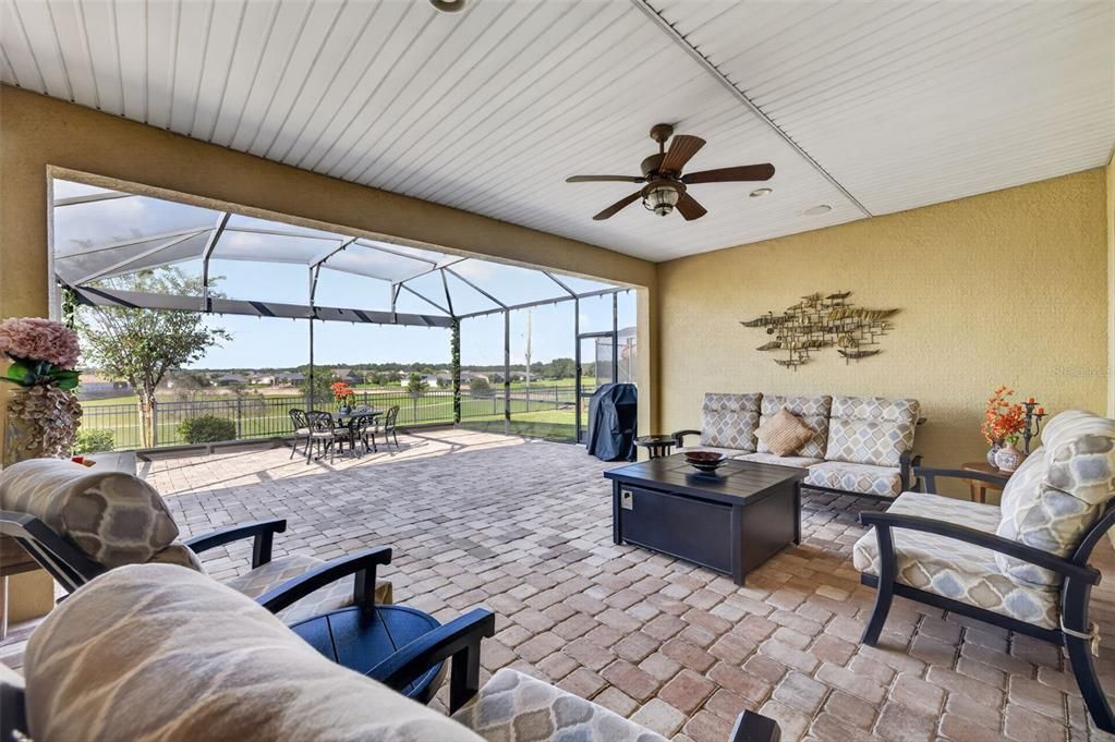 For Sale: $485,000 (3 beds, 3 baths, 2379 Square Feet)