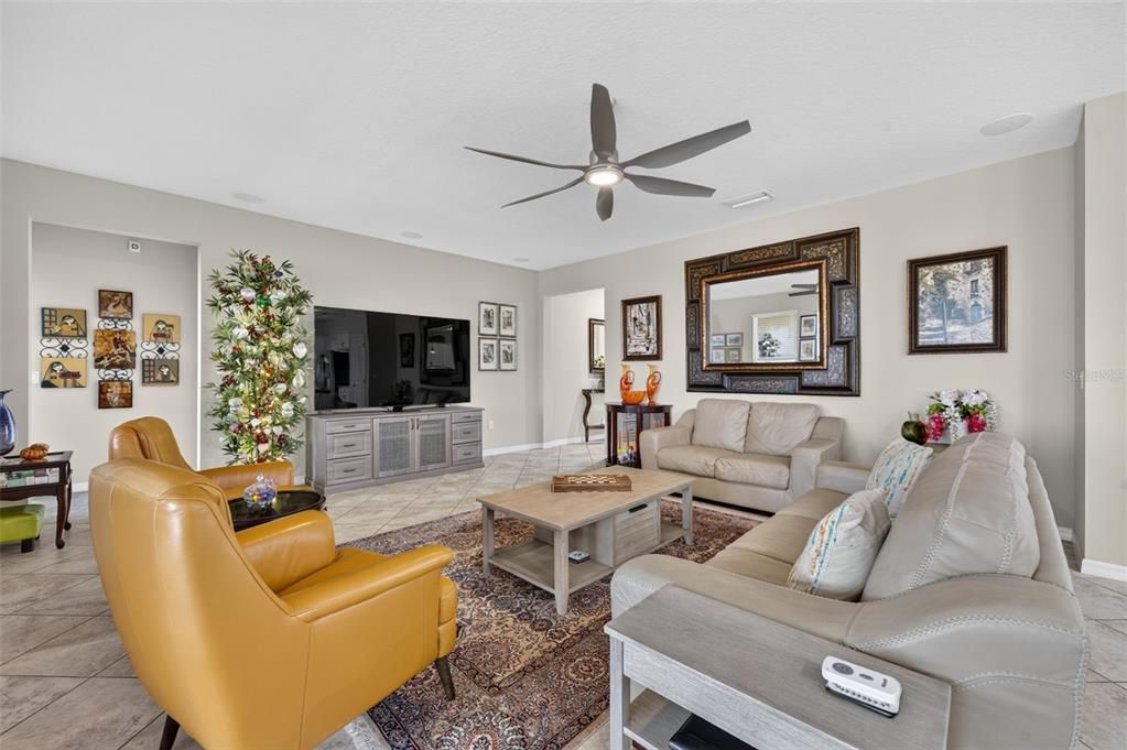 For Sale: $485,000 (3 beds, 3 baths, 2379 Square Feet)