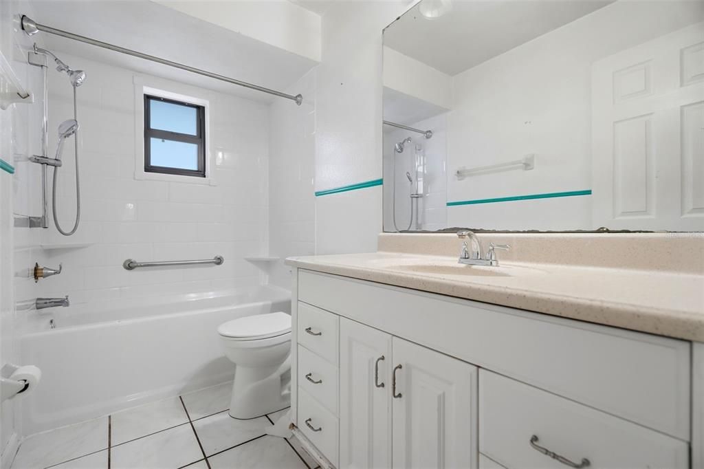 En Venta: $349,995 (4 camas, 3 baños, 2155 Pies cuadrados)