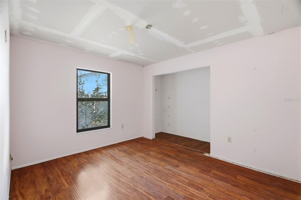 En Venta: $349,995 (4 camas, 3 baños, 2155 Pies cuadrados)