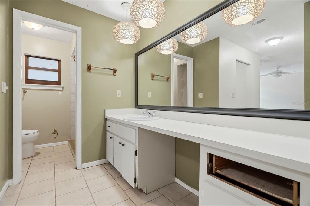 En Venta: $349,995 (4 camas, 3 baños, 2155 Pies cuadrados)