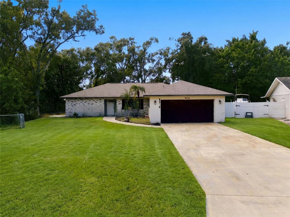En Venta: $349,995 (4 camas, 3 baños, 2155 Pies cuadrados)