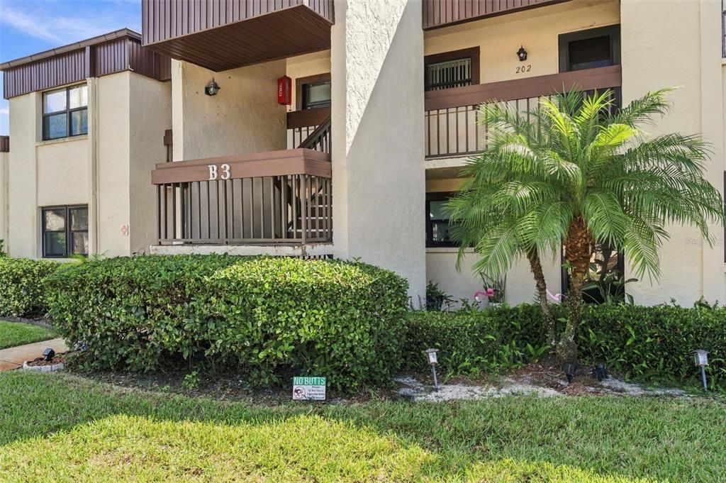 For Sale: $140,000 (2 beds, 1 baths, 913 Square Feet)