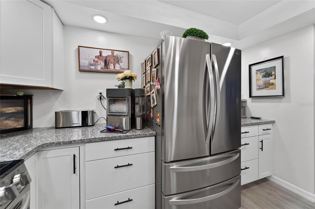 For Sale: $225,000 (2 beds, 2 baths, 1100 Square Feet)