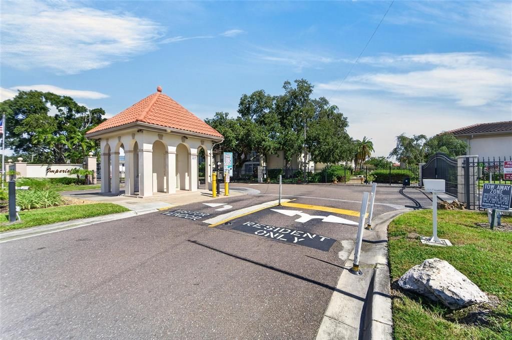 For Sale: $225,000 (2 beds, 2 baths, 1100 Square Feet)