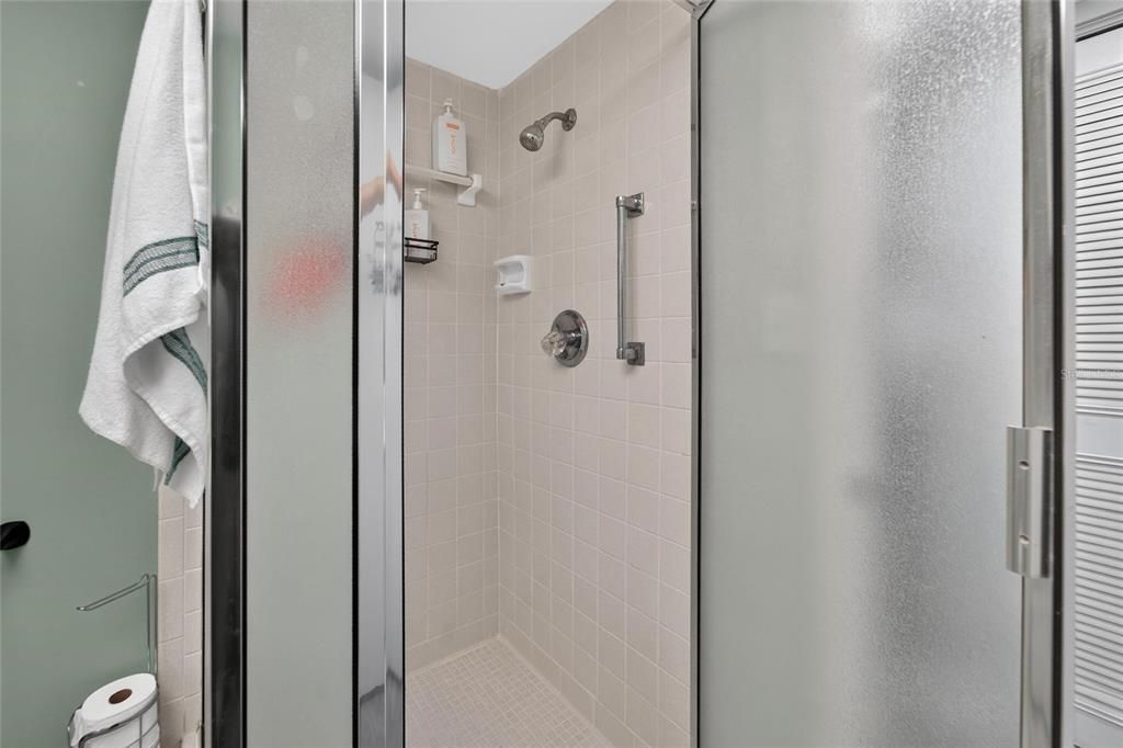For Sale: $225,000 (2 beds, 2 baths, 1100 Square Feet)