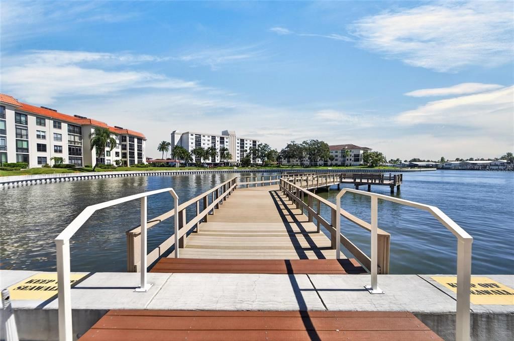 For Sale: $225,000 (2 beds, 2 baths, 1100 Square Feet)