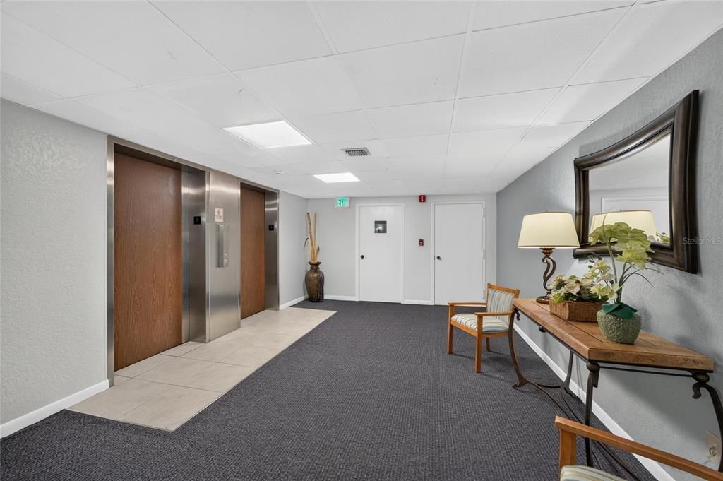 For Sale: $225,000 (2 beds, 2 baths, 1100 Square Feet)