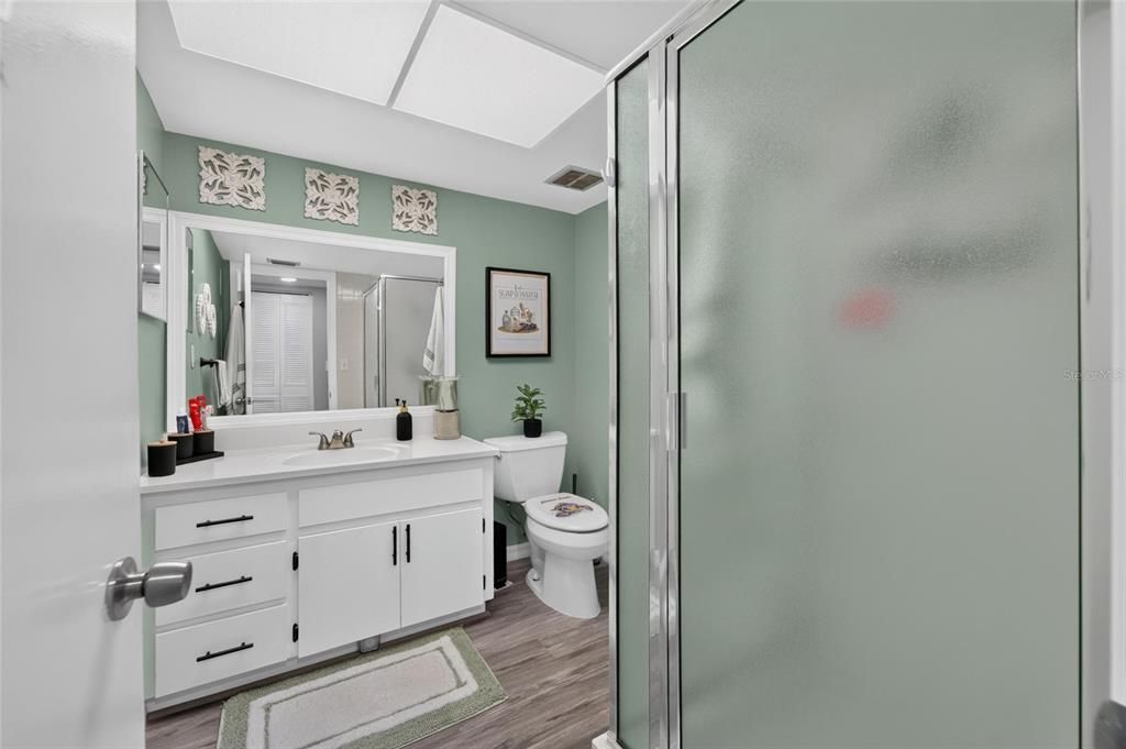 For Sale: $225,000 (2 beds, 2 baths, 1100 Square Feet)