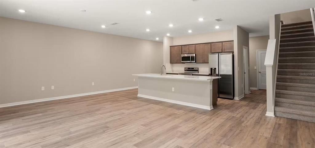 En Venta: $379,900 (3 camas, 2 baños, 2213 Pies cuadrados)