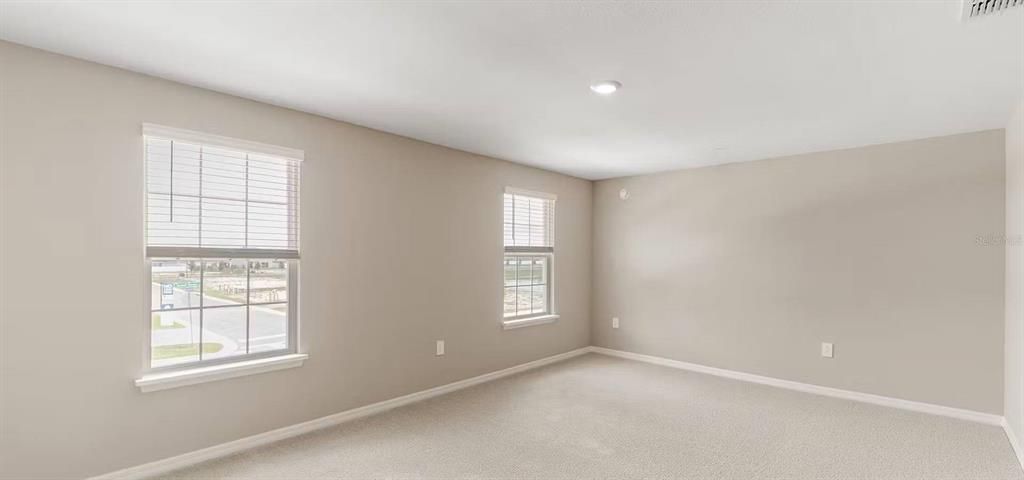 En Venta: $379,900 (3 camas, 2 baños, 2213 Pies cuadrados)