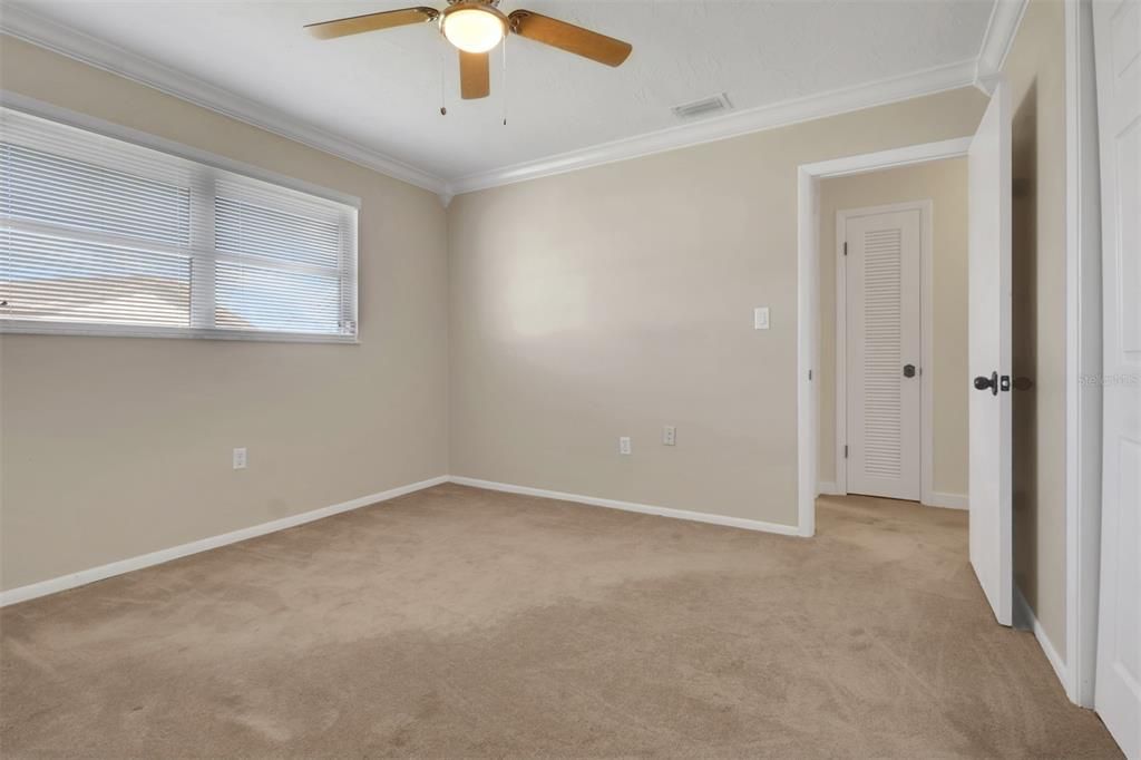 For Sale: $250,000 (2 beds, 2 baths, 1065 Square Feet)