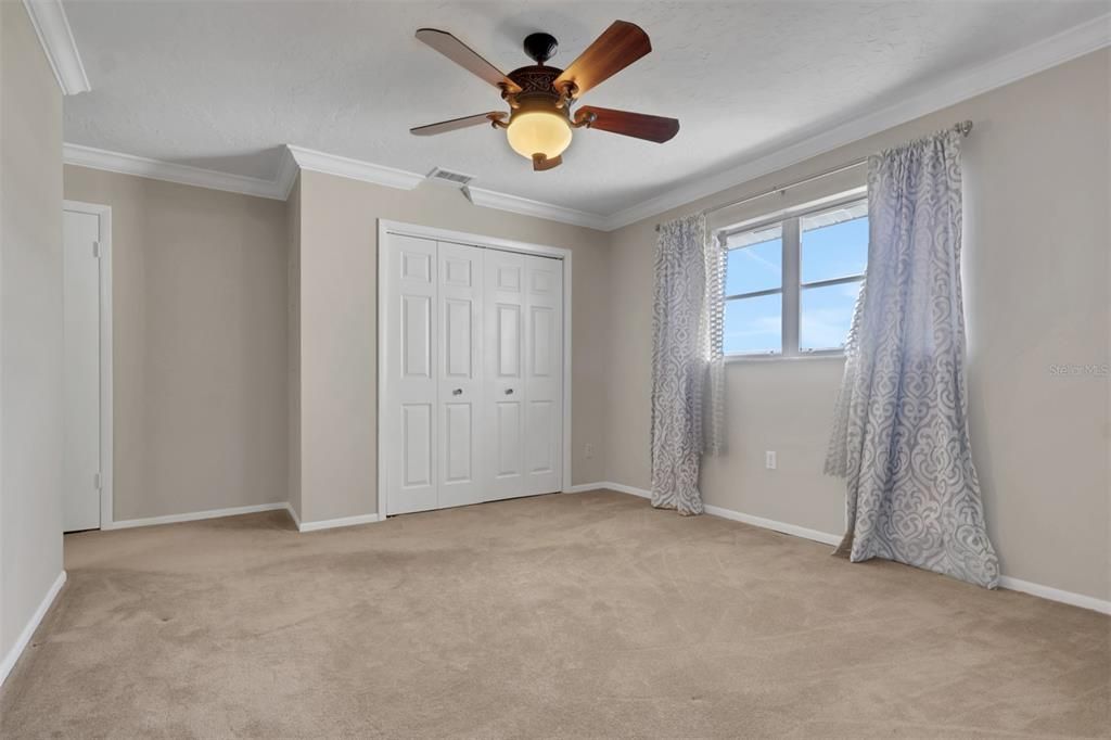 For Sale: $250,000 (2 beds, 2 baths, 1065 Square Feet)