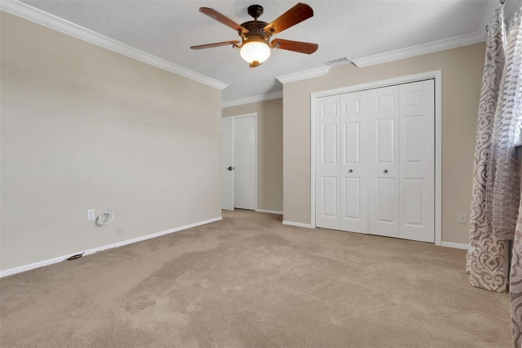 For Sale: $250,000 (2 beds, 2 baths, 1065 Square Feet)