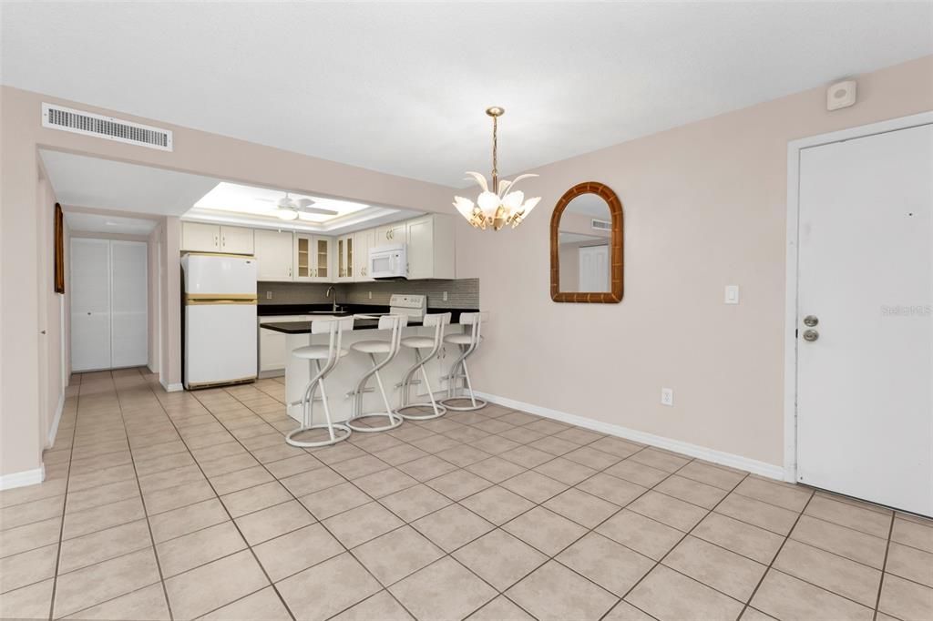 For Sale: $86,900 (2 beds, 2 baths, 1064 Square Feet)