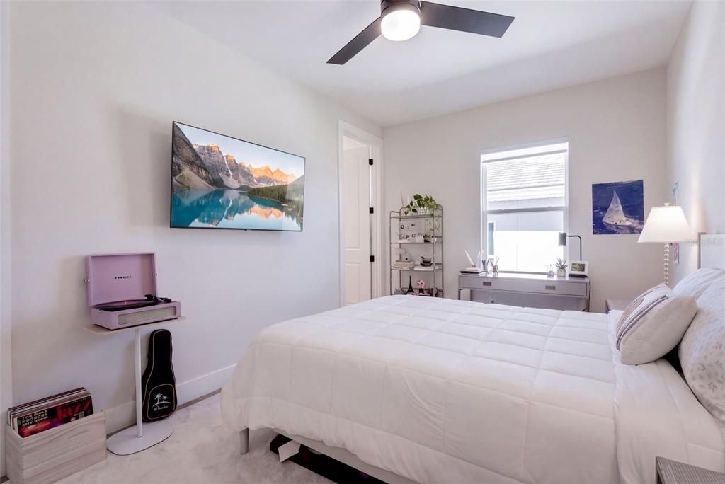 For Sale: $1,389,000 (4 beds, 4 baths, 3208 Square Feet)