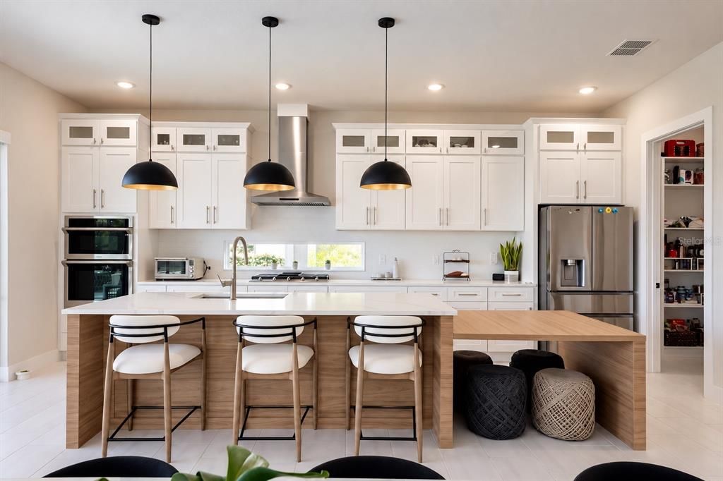 For Sale: $1,389,000 (4 beds, 4 baths, 3208 Square Feet)